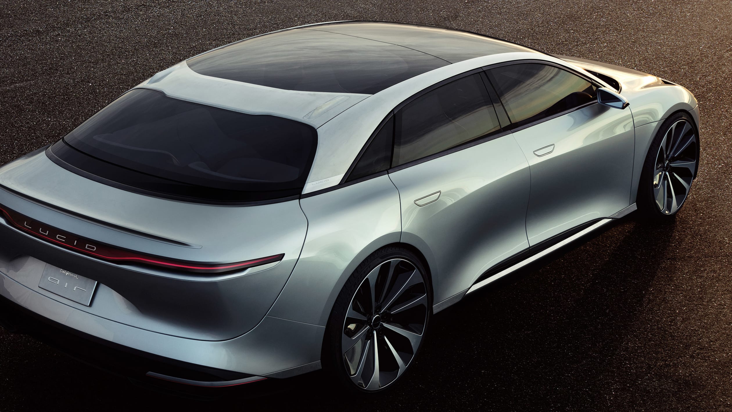 Lucid Motors Air revealed a 986bhp luxury electric saloon pictures
