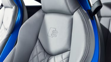 Audi TT S - studio seat detail