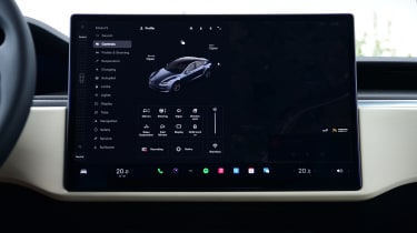 Tesla Model S - infotainment system