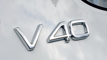 Volvo V40 badge