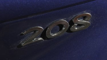 Peugeot 208 badge