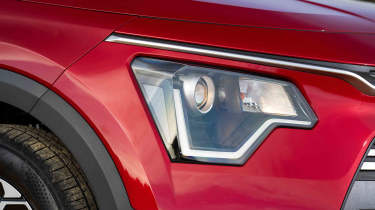 Kia Niro HEV - head light