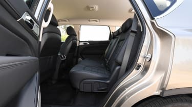 SsangYong Rexton - rear seats