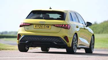 Audi A3 35 TFSI S tronic S line long termer - rear action