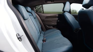 Peugeot 408 - rear seats