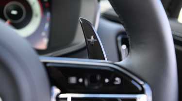 Aston Martin DBX S - paddle