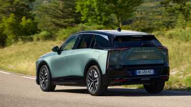 DS No7 - rear cornering