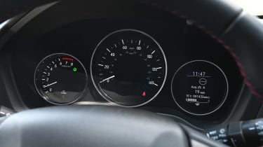 Honda HR-V Sport - dials