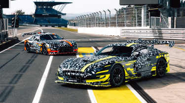 Mercedes-AMG GT Track Sport teaser - duo front 3/4 static
