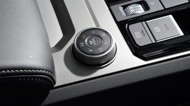 Volkswagen Touareg - drive select control