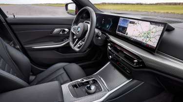 BMW 3 Series Touring Facelift dynamic interior overview