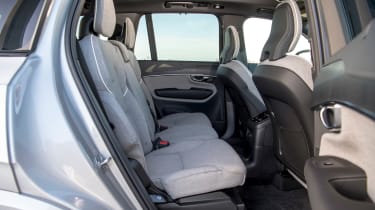 Volvo XC90 T8 Recharge - middle seats