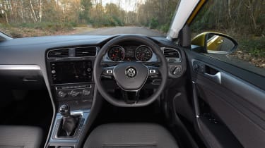 Honda Civic vs Volkswagen Golf vs Renault Megane - golf interior