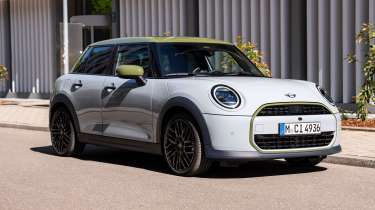 MINI Cooper S 5-Door Paul Smith Edition - front 3/4