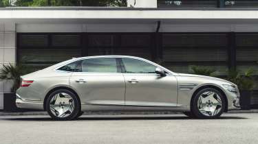 Genesis Electrified G80 - side