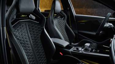 New Audi RS 4 Avant Edition 25 - front seats