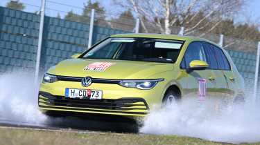 VW Golf - wet tyre testing, front action
