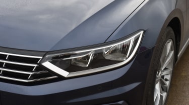 Volkswagen Passat Estate - front light detail