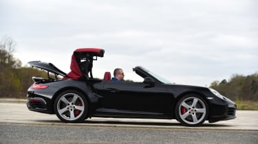 Porsche 911 Turbo Cabriolet 2016 - roof closing 1