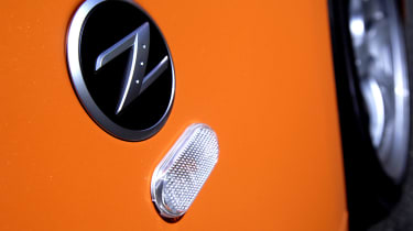 Nissan 350Z GT logo