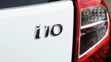 Hyundai i10 badge