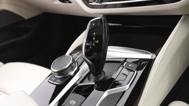 BMW 520d M Sport - transmission