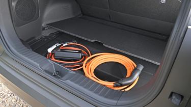 Toyota C-HR+ - cables