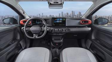 Nissan Pixo - cabin