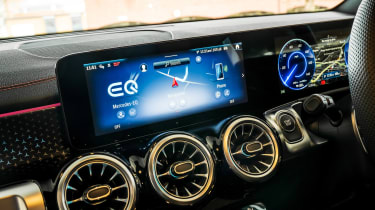 Mercedes EQB 250+ AMG Line Executive - screen