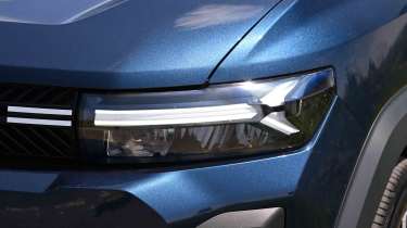 Dacia Bigster - head light