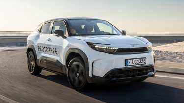 Toyota Urban Cruiser - front tracking