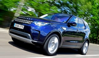 Land Rover Discovery TD6 - front