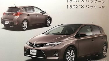 Toyota Auris spy front and rear