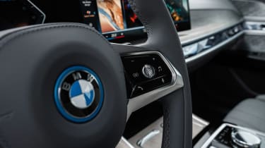 BMW i7 - steering wheel
