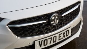 Vauxhall Insignia GSi - grille