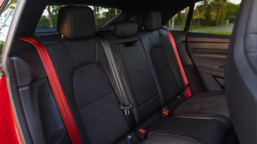 Porsche Macan GTS - rear seats