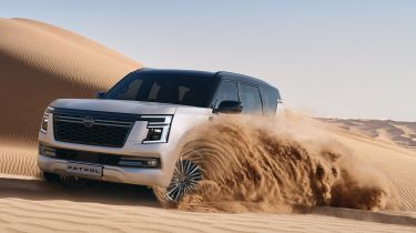 Nissan Patrol - dynamic on dunes