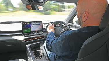 Cupra Terramar V2 - driving