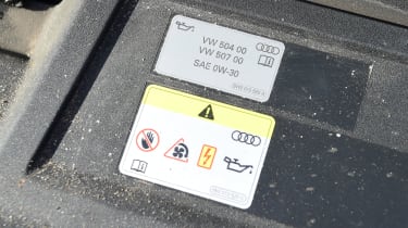 Audi SQ5 - oil information sticker