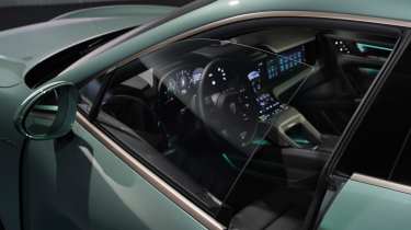 Porsche Cayenne Electric Turbo - interior
