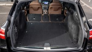 Mercedes-AMG E 53 Estate - boot seats down