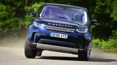 Land Rover Discovery TD6 - front cornering