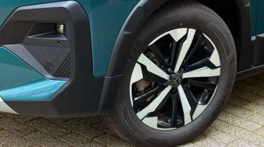 Peugeot E-Rifter - wheel
