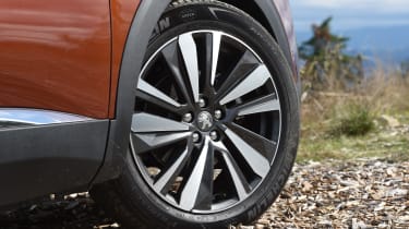 Peugeot 3008 2016 - wheel