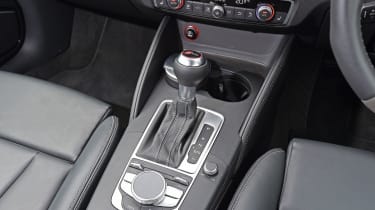 Audi RS3 - centre console