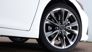 Lexus ES - wheel