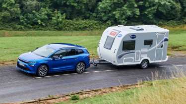 Skoda Enyaq - caravan towing, panning