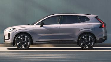 Volvo XC70 - side profile studio