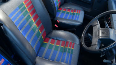 Renault 5 Extra - seats