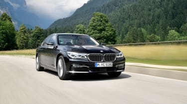 BMW 740e - front panning
